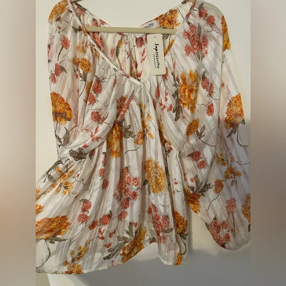 Shop impressions sheer floral blouse. Size M - Picture 2 of 4